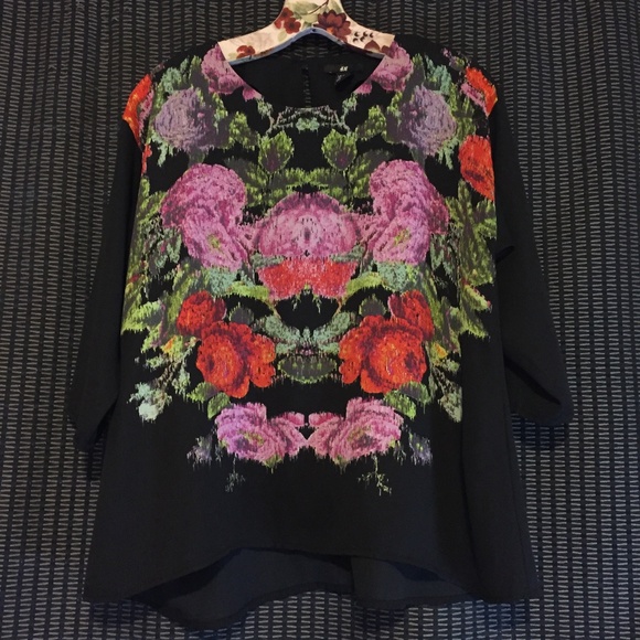 H&M Tops - H&M Floral Top